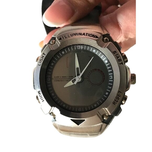 MENS GREY STEINLESS STEAL WATER RESISTANT WRISTWATCH - Picture 3 of 5